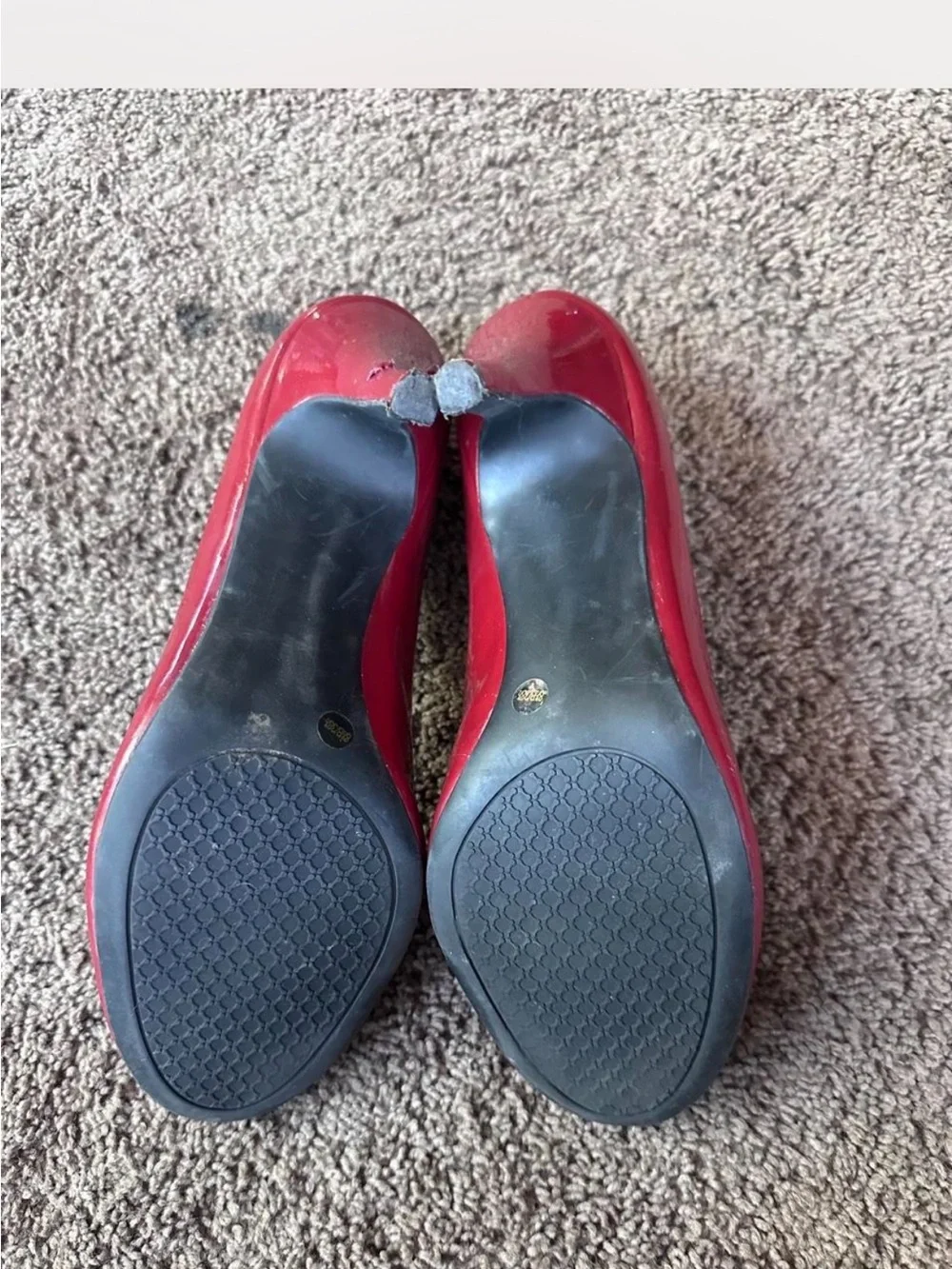 Jessica Simpson Classic Women's Patent Leather Pumps in Red- 8.5